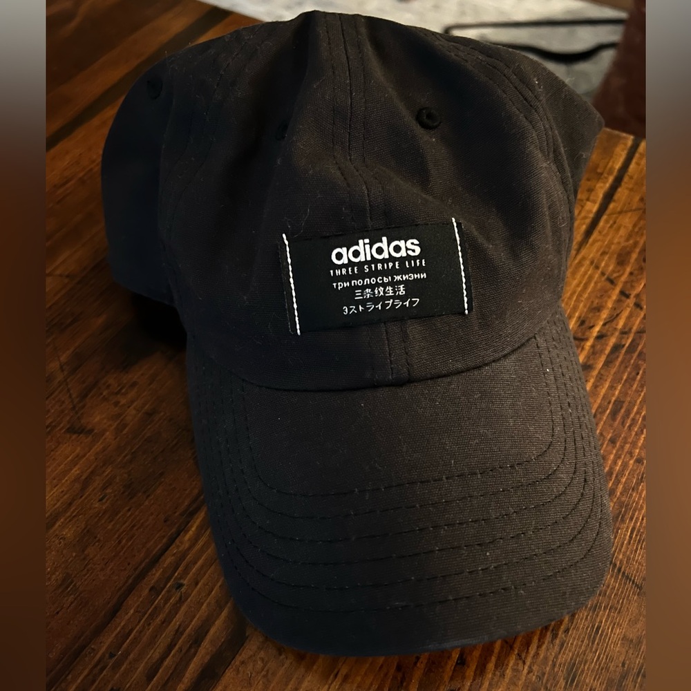 Black Unisex Adidas baseball hat!